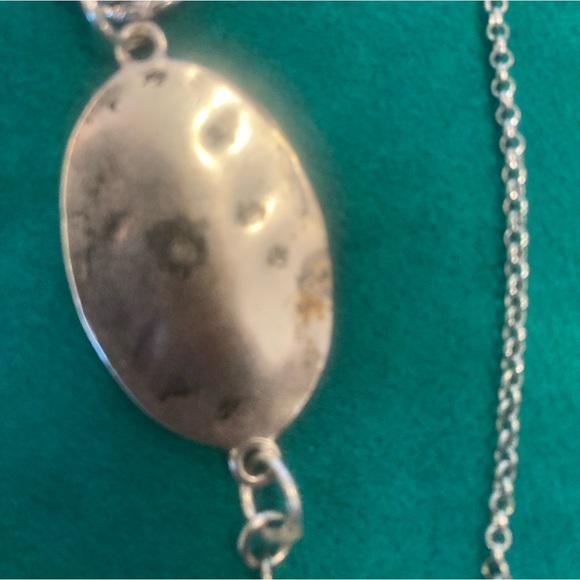 Necklace with southwestern flair, single green bead in silver, with silver chain - Picture 7 of 11